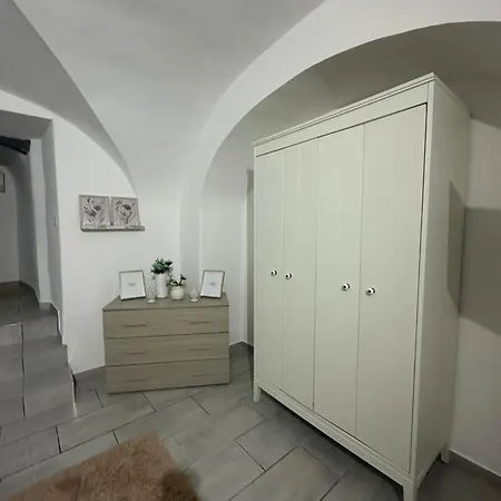 Garibaldi House * Katánie